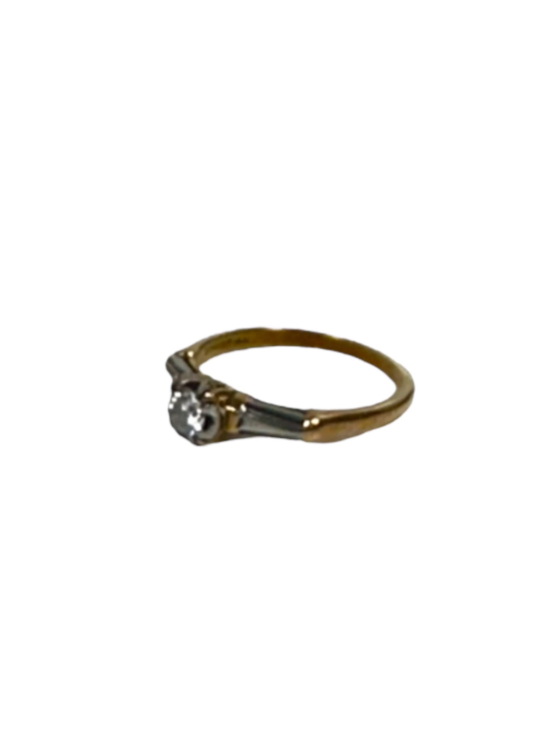 Vintage Diamond Engagement Ring - Sparkling Promise for Your Special Someone