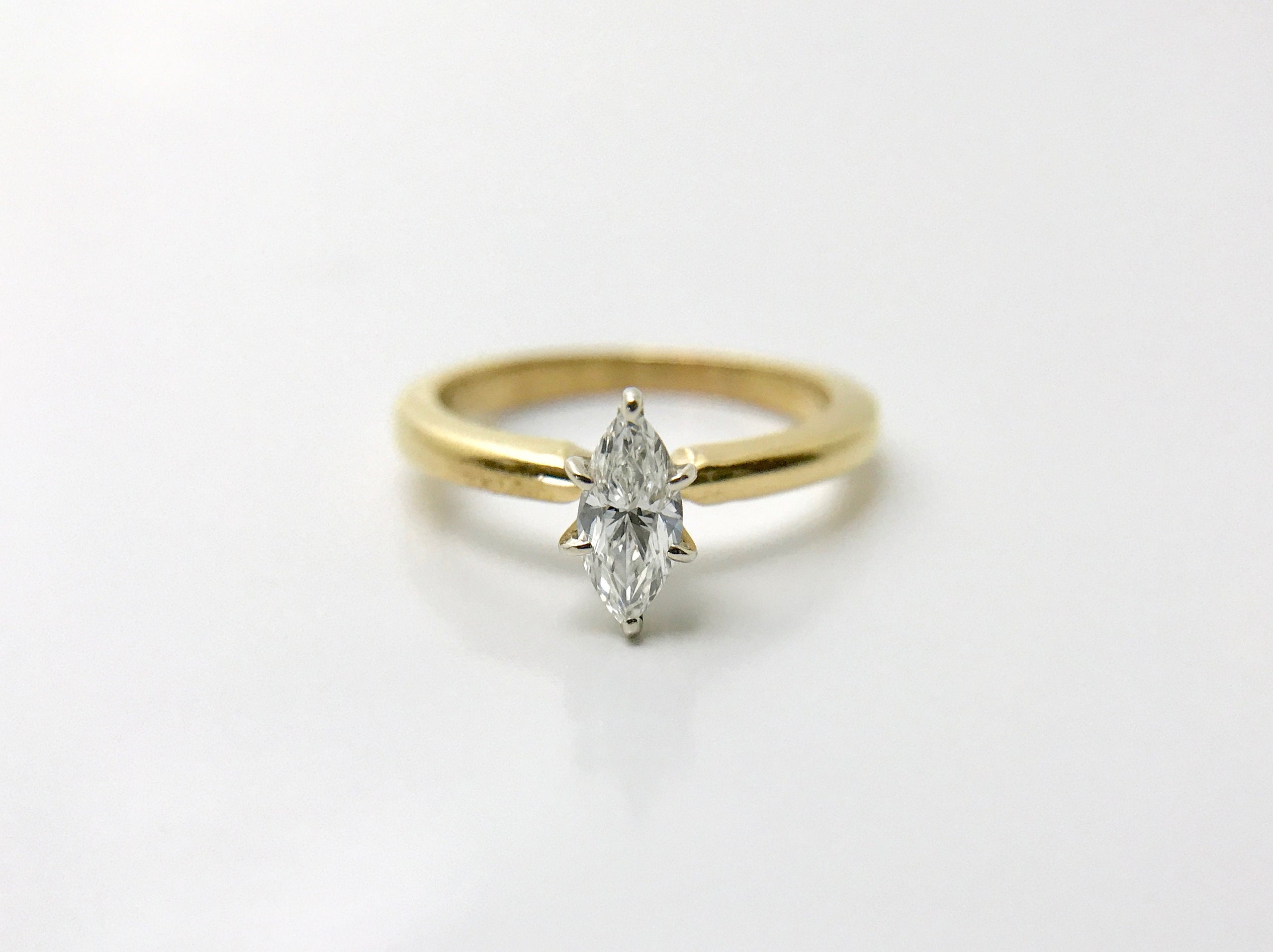 Vintage Marquise Cut Diamond Engagement Ring: 18k Yellow Gold