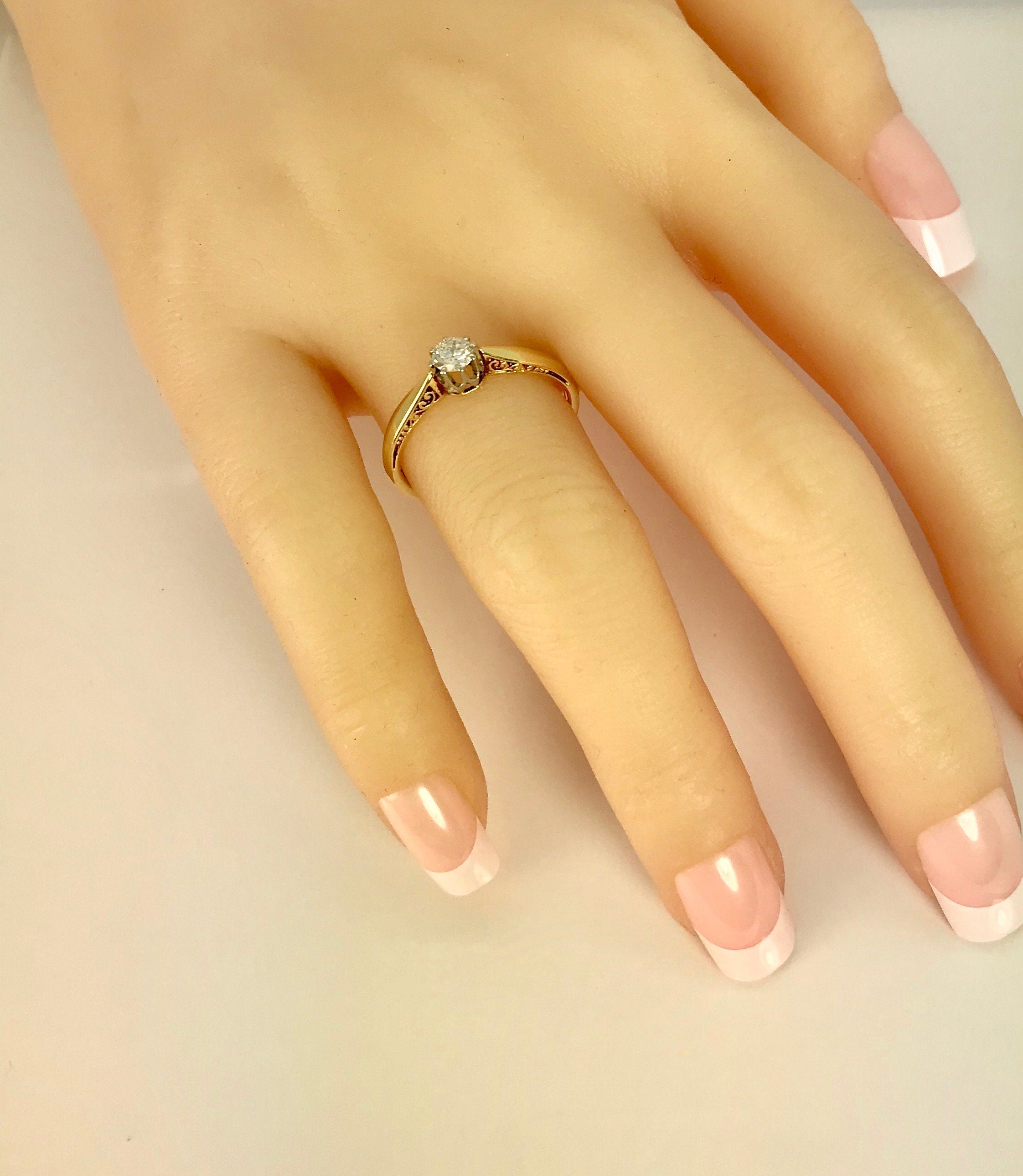 Sophisticated Yellow Gold Engagement Ring with Transitional Cut Diamond