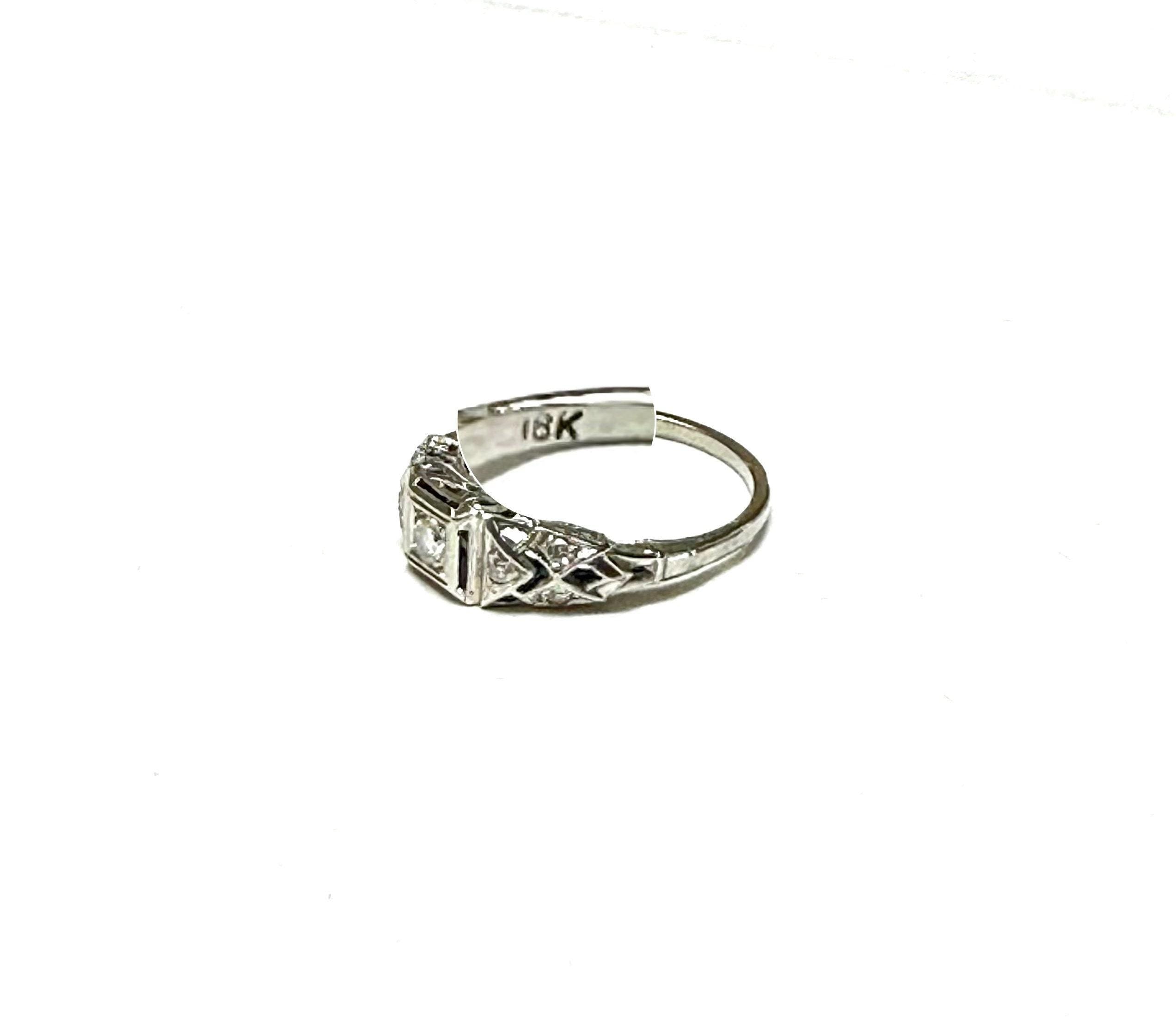 18K White Gold Diamond Art Deco Ring - Size 6.75