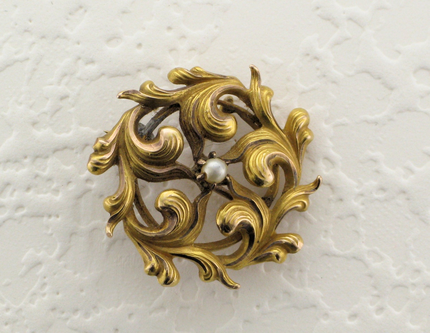 Victorian 14k Yellow Gold Pearl Pin Pendant: Rococo Design