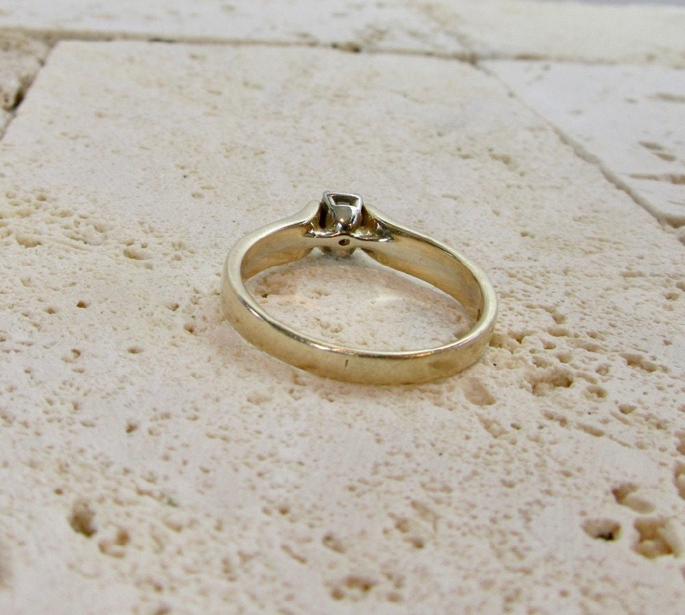 14k Yellow Gold Emerald Cut Diamond Engagement Ring, VS1 Clarity