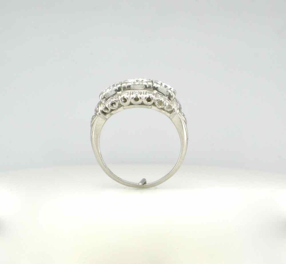 Sparkling Platinum Diamond Wedding Ring - Elegant Engagement Band