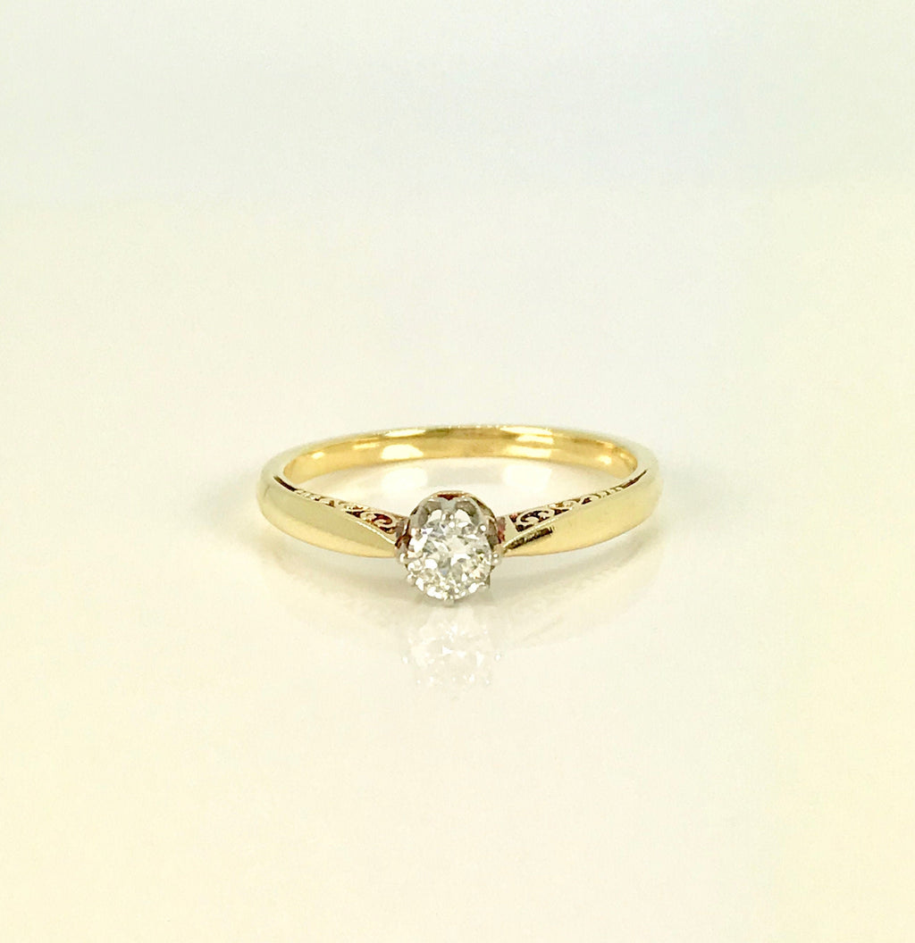 Sophisticated Yellow Gold Engagement Ring with Transitional Cut Diamond