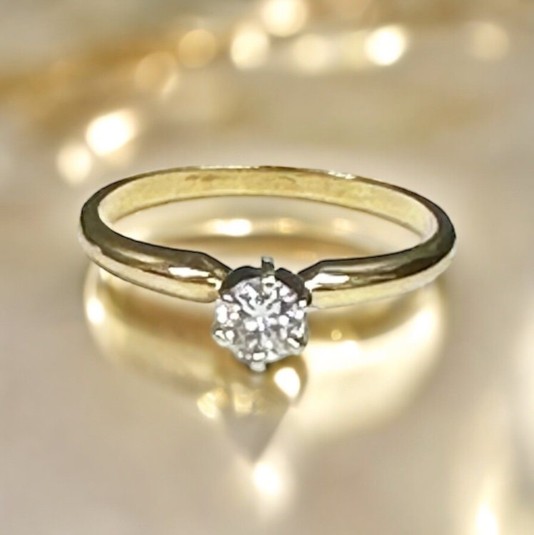Classic Vintage Yellow Gold Solitaire Engagement Ring