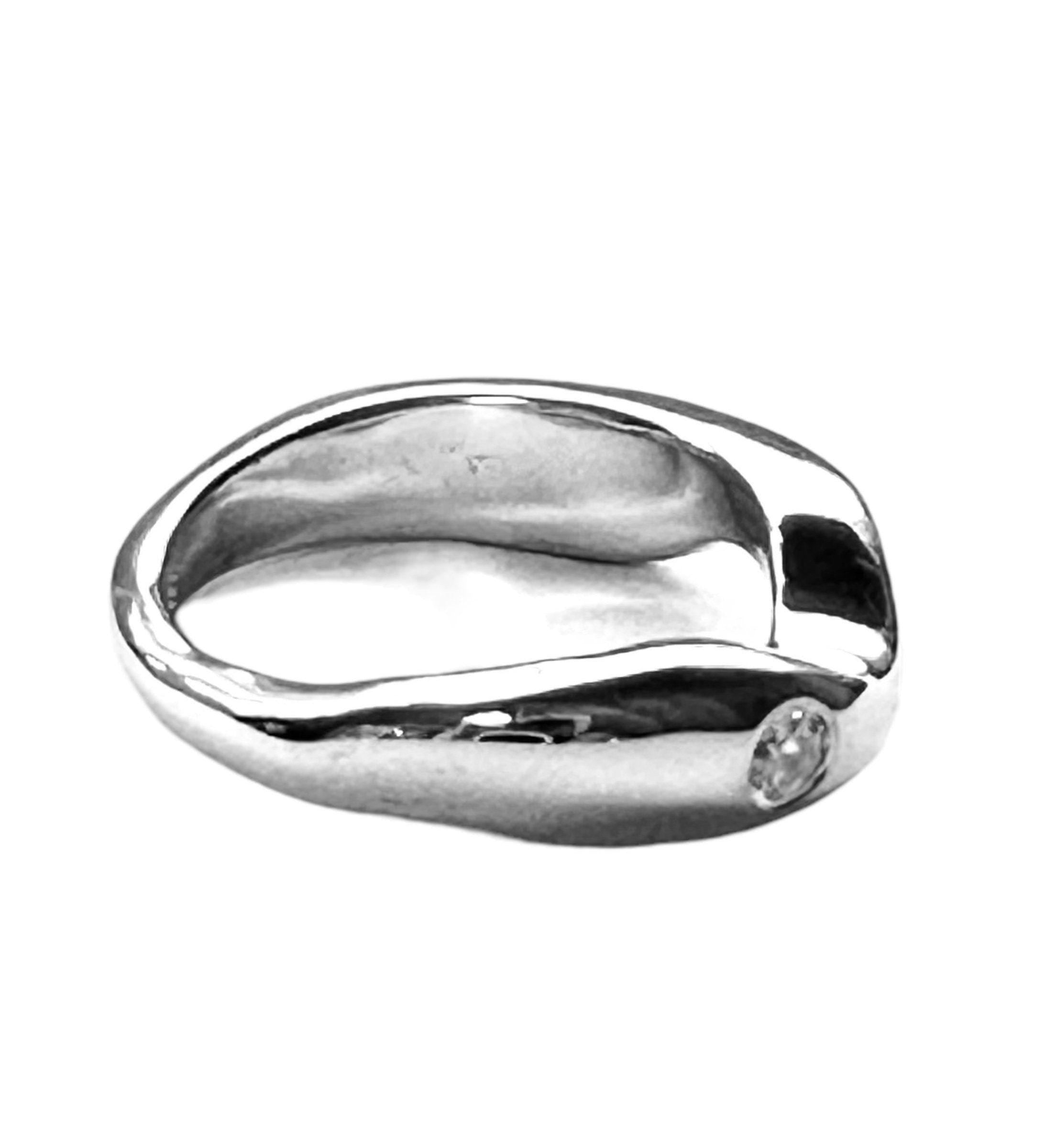 Sterling Silver Band Ring: Modern Design with Lab-Grown Diamond