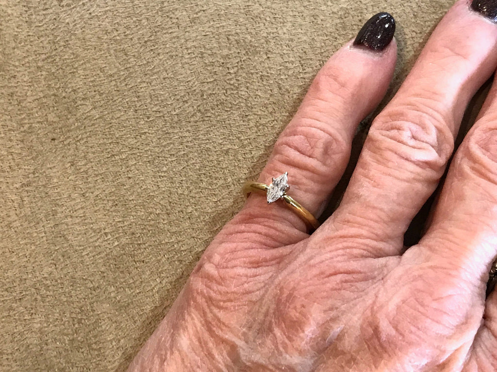 Vintage Marquise Cut Diamond Engagement Ring: 18k Yellow Gold
