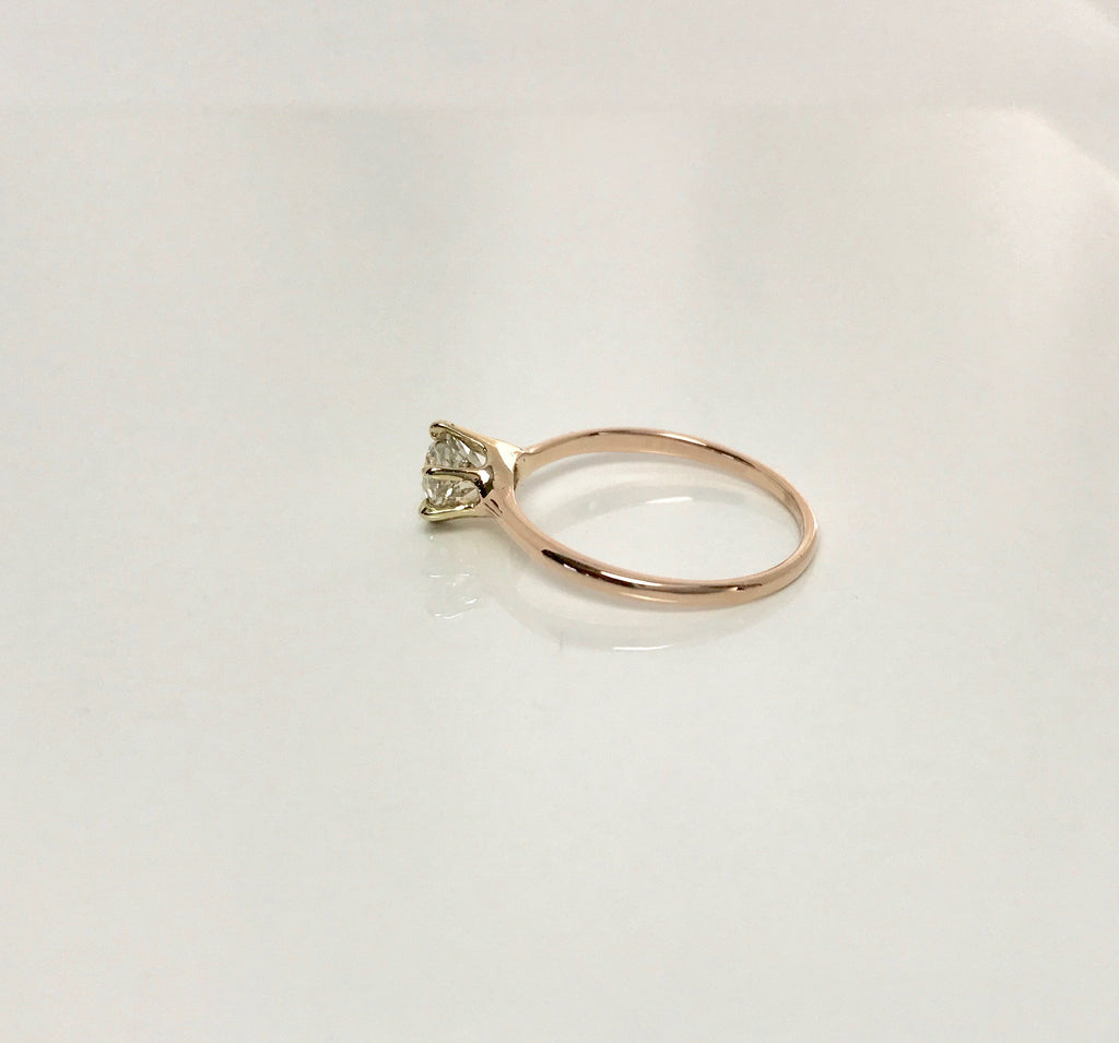 Classic Diamond Solitaire in Yellow Gold - Vintage Style