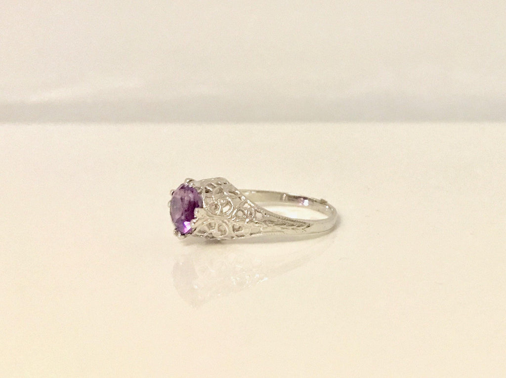18K White Gold Filigree Amethyst Ring: Vintage Edwardian Style