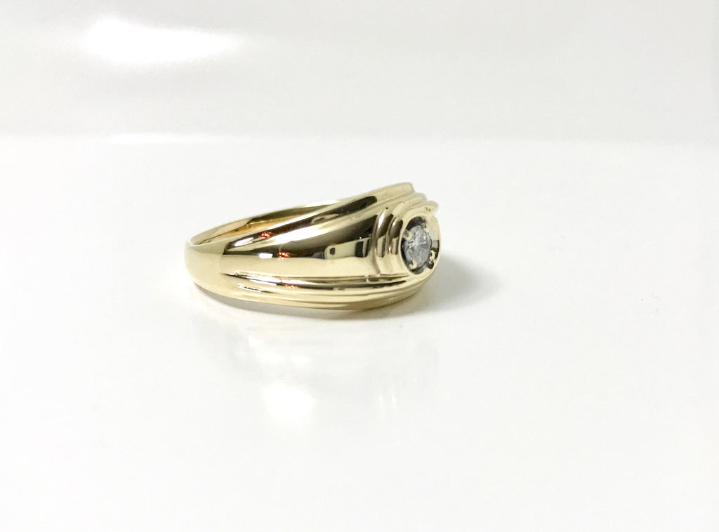 Vintage 10k Yellow Gold Diamond Men's Ring: Sleek Wedding Band