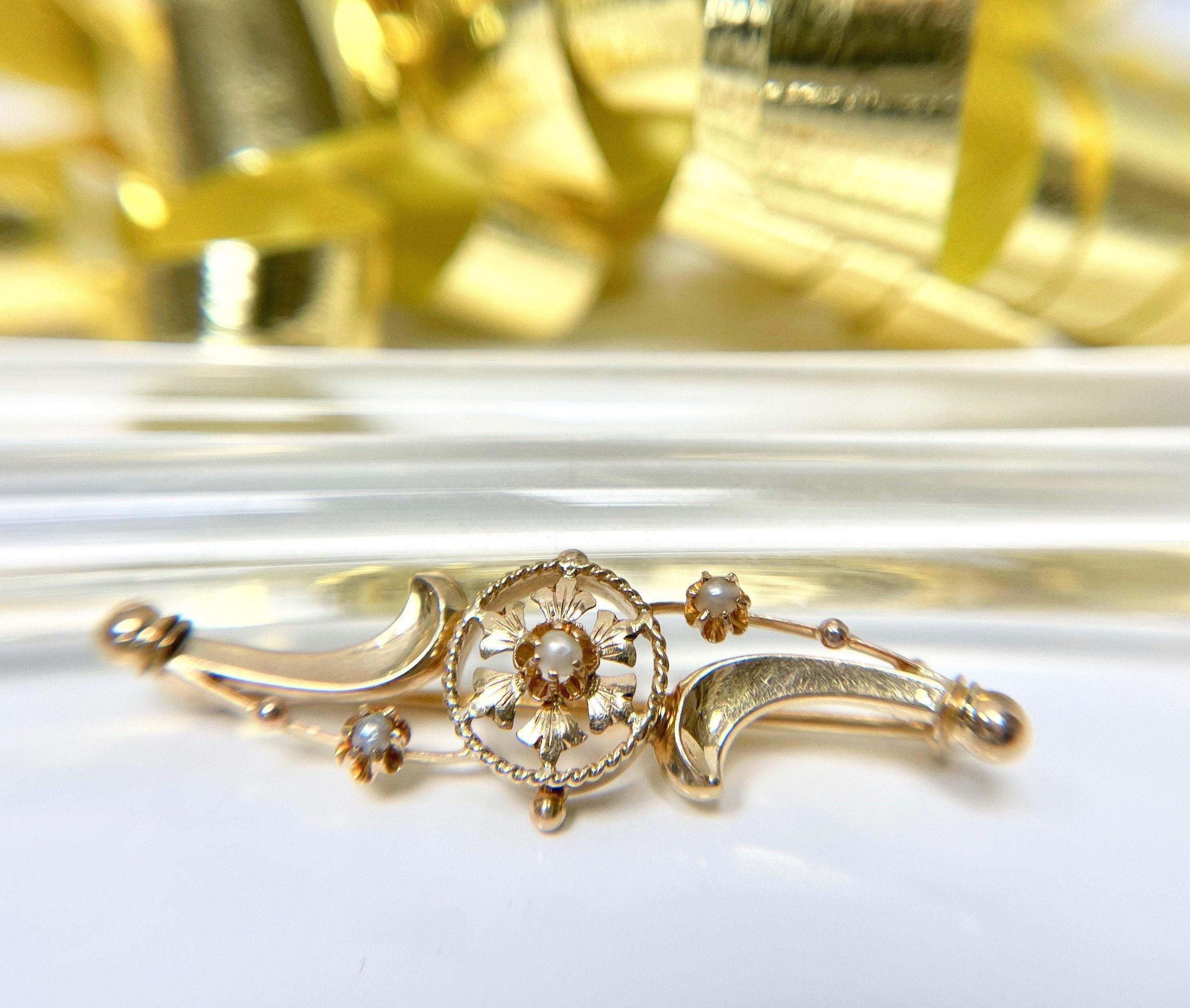 Antique 18K Yellow Gold Pearl Brooch: Victorian Bar Pin