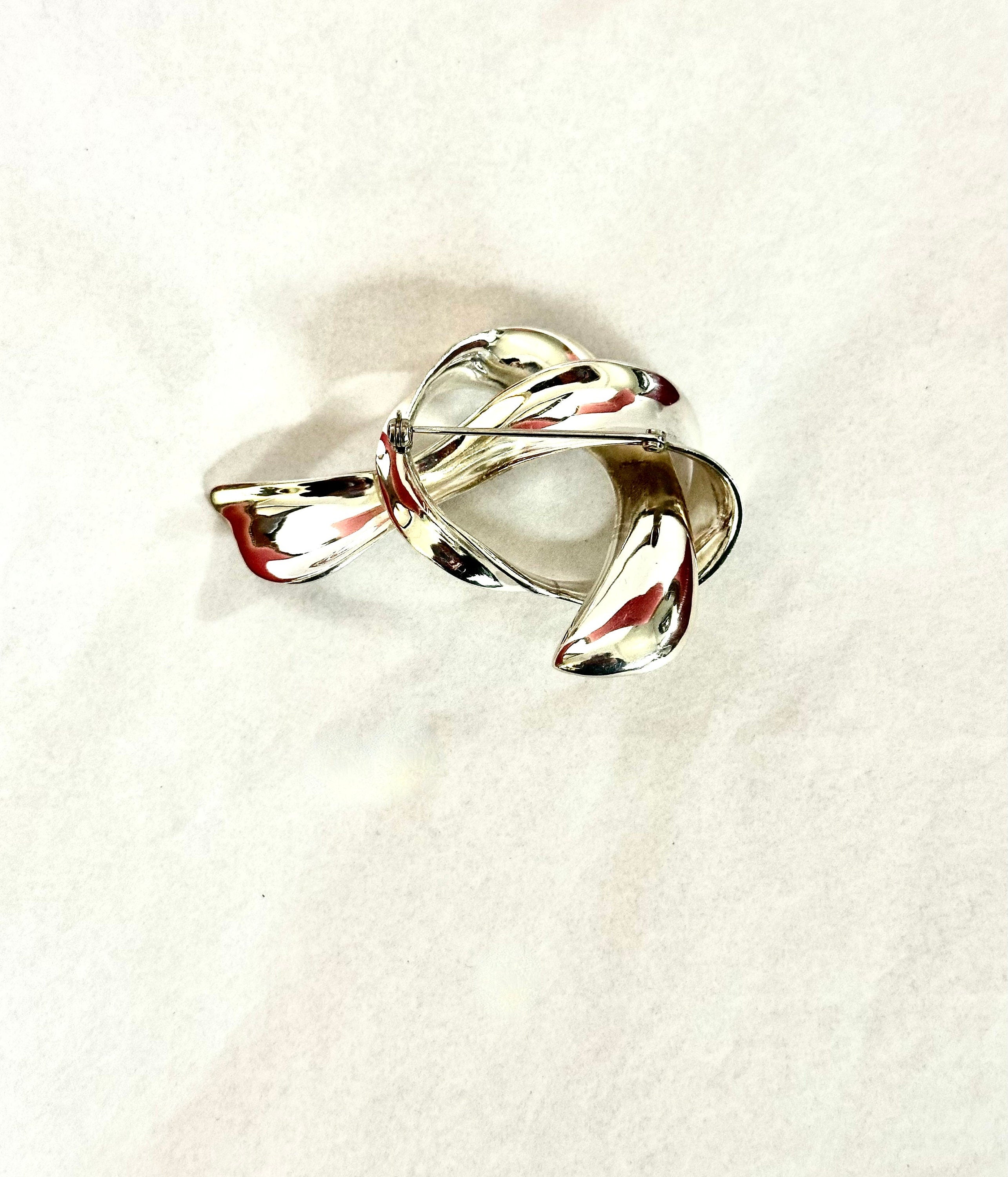 Sterling Silver Flowing Knot Brooch