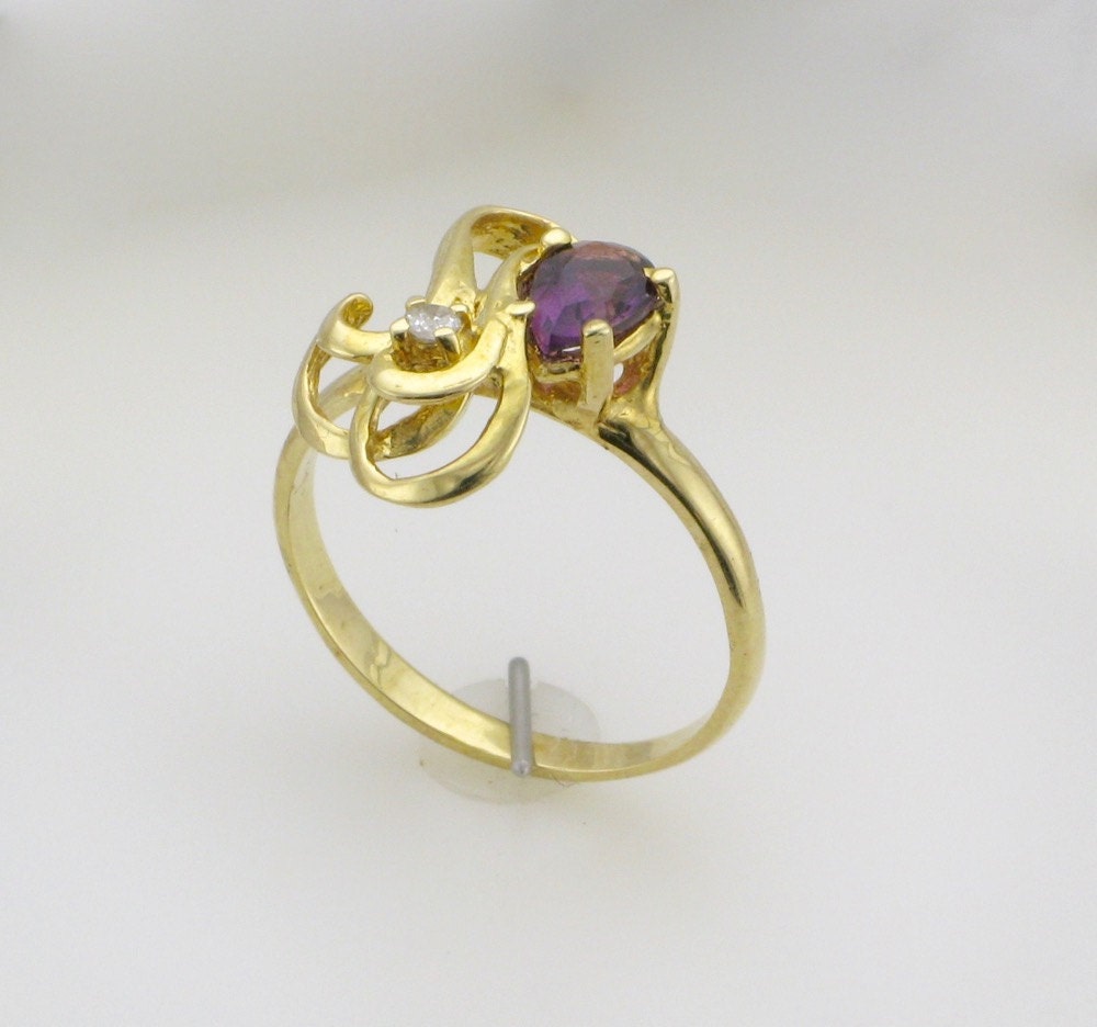 Vintage 14k Yellow Gold Amethyst Pear Ring with Diamond - 1970s