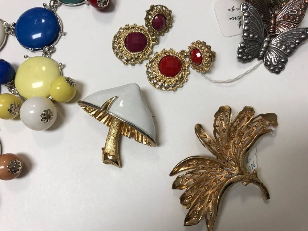 Costume Jewelry Bits: Broken Jewelry for Crafting, Pins, Necklaces, Earrings