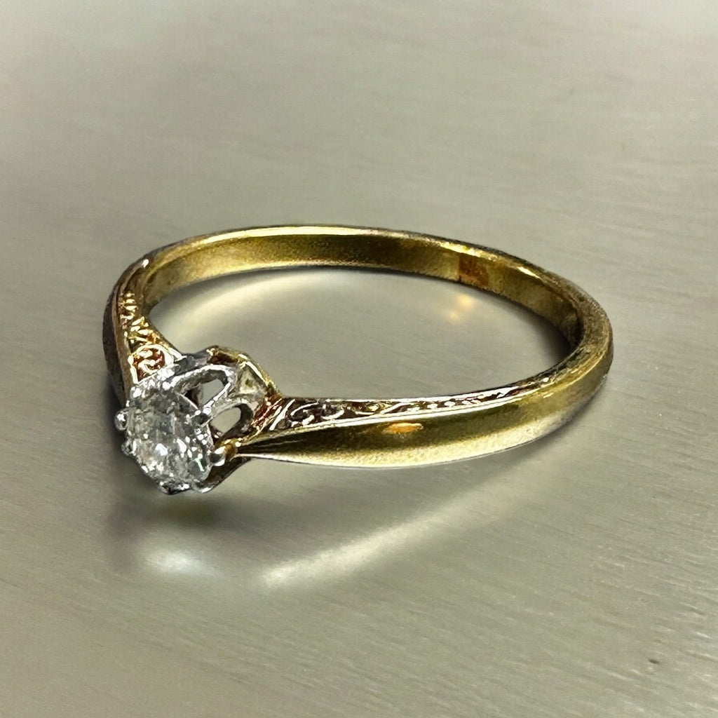 Sophisticated Yellow Gold Engagement Ring with Transitional Cut Diamond