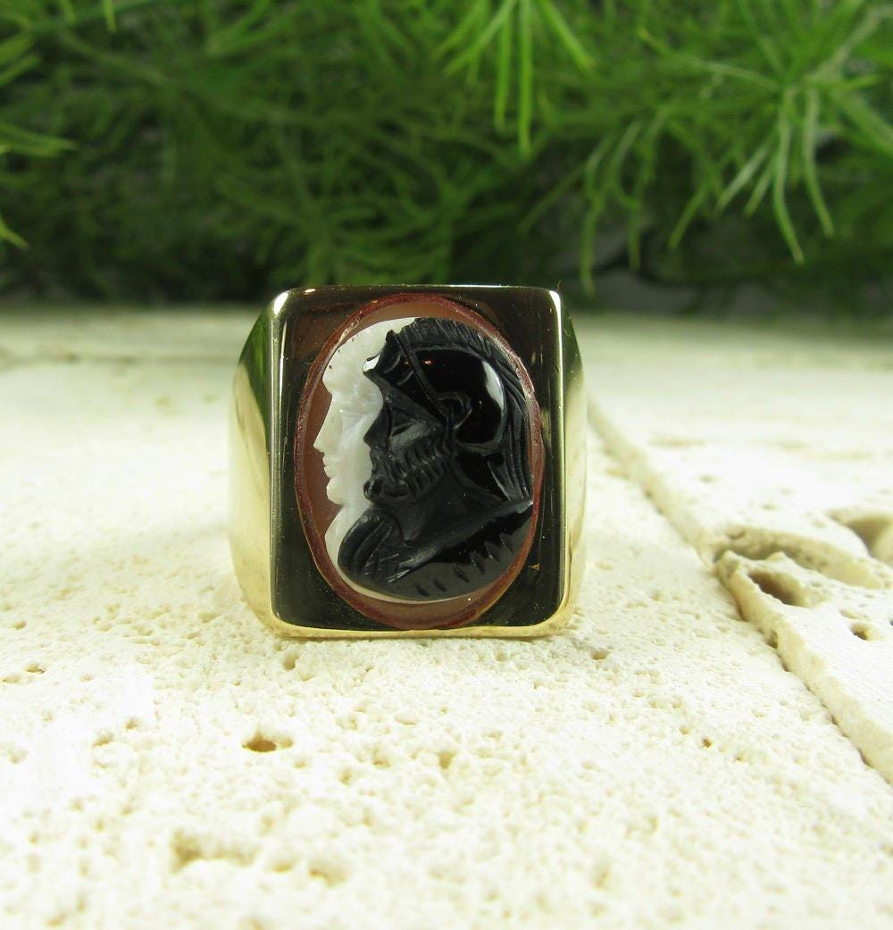 14K Yellow Gold Two-Headed Sardonyx Cameo Ring - 1980s Statement Ring