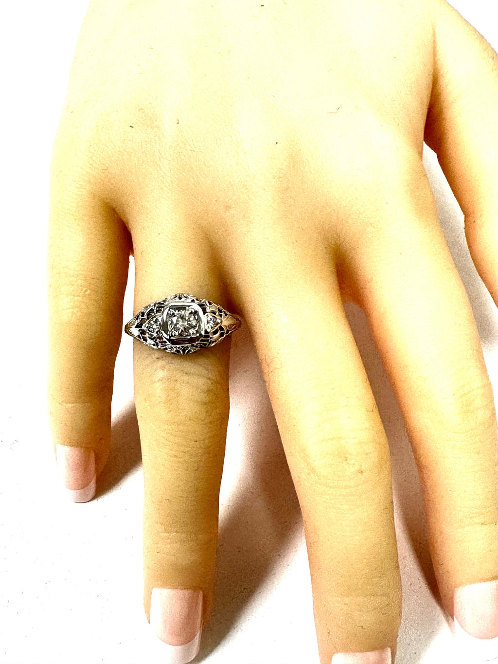 Vintage 18K White Gold Diamond Ring - Elegant Edwardian Filigree