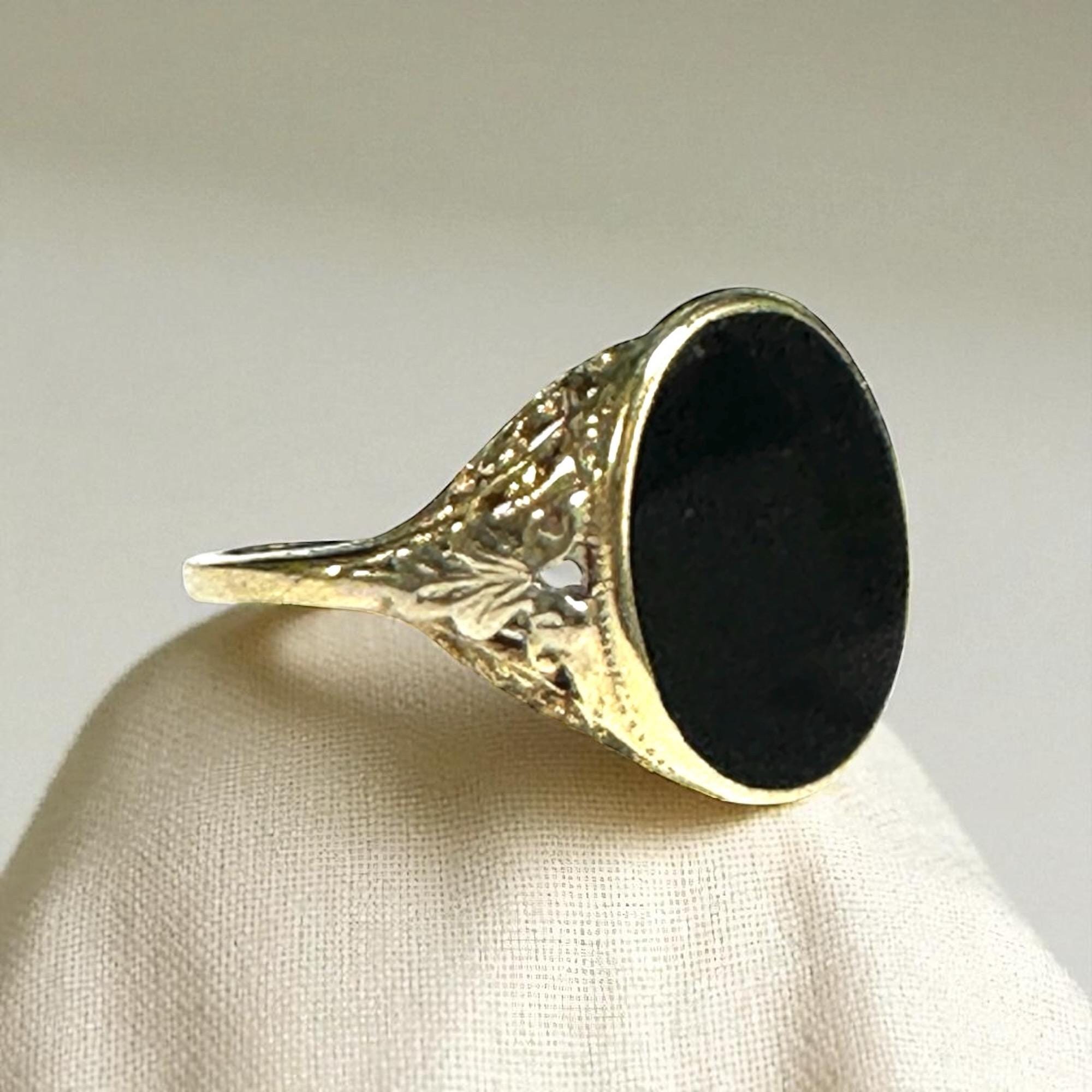 14K Gold Filigree Ring: Vintage Black Onyx Bezel