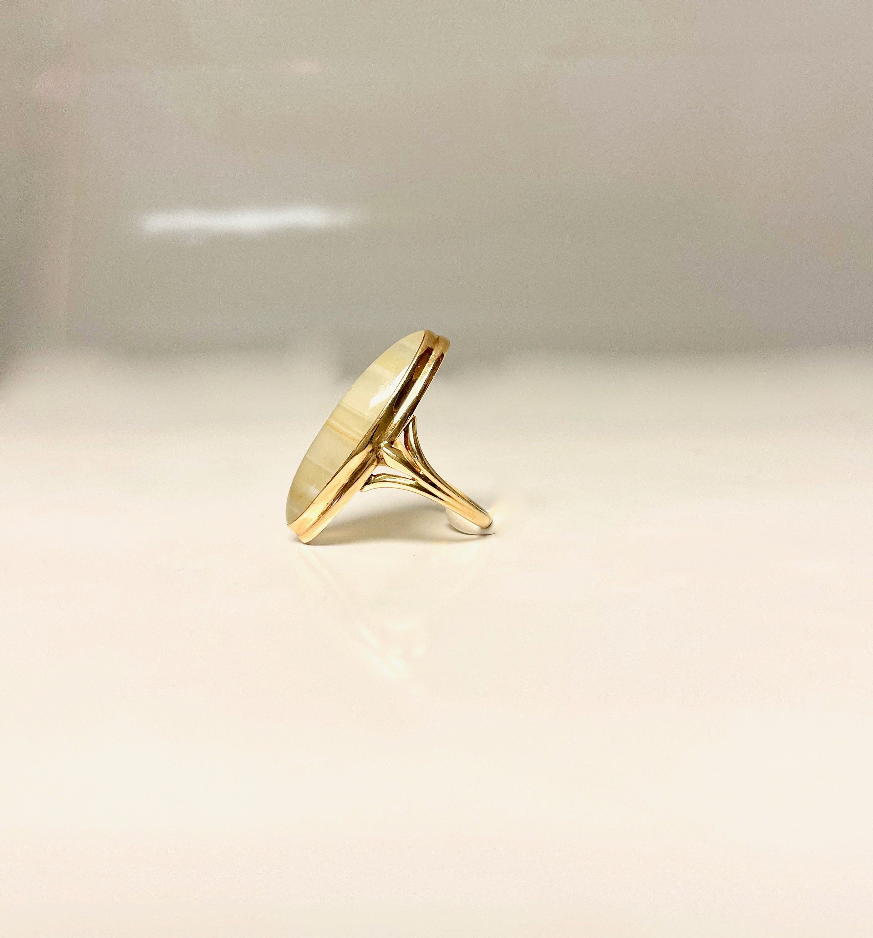 Vintage 10k Yellow Gold Banded Agate Ring