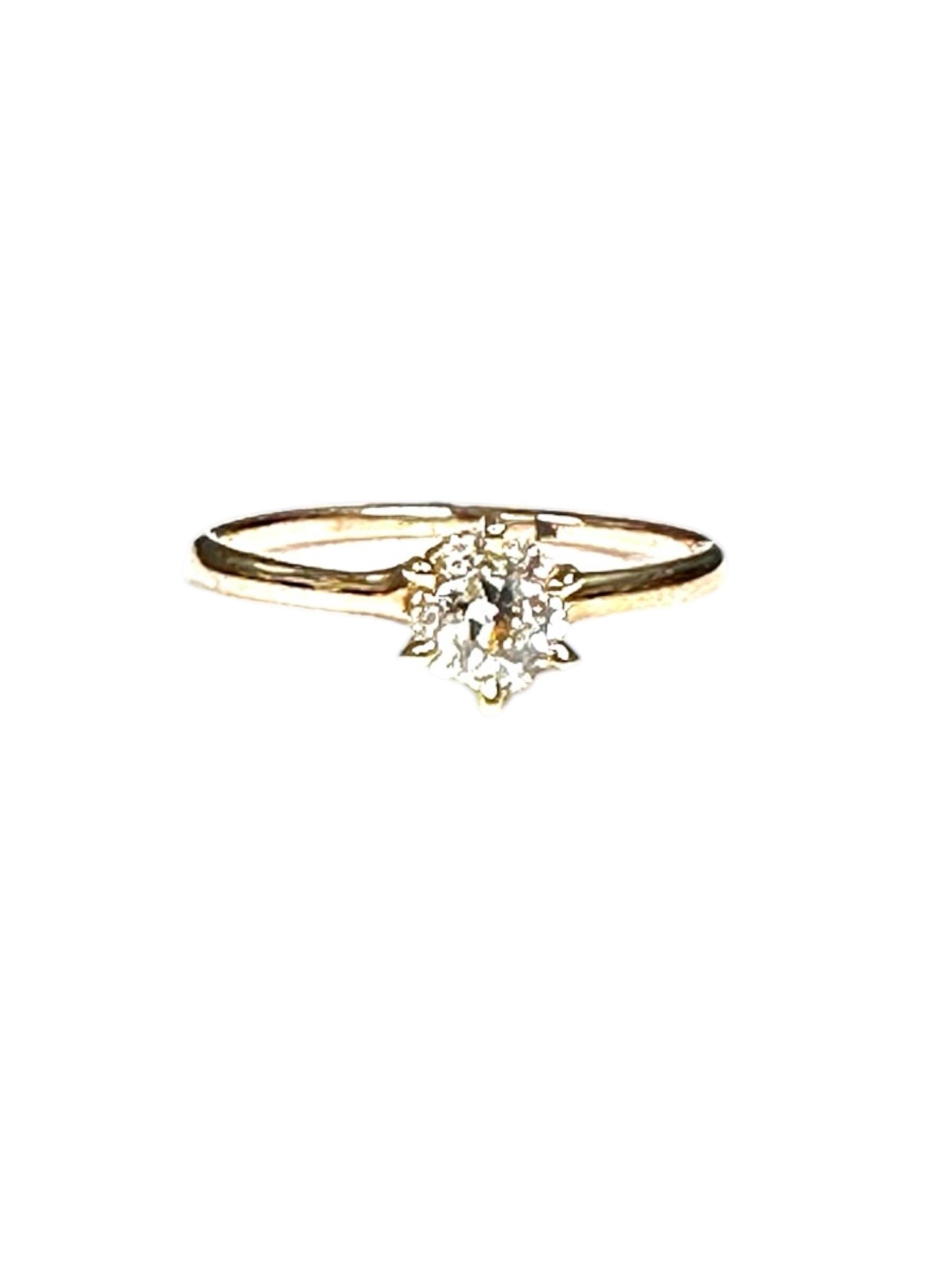 Classic Diamond Solitaire in Yellow Gold - Vintage Style