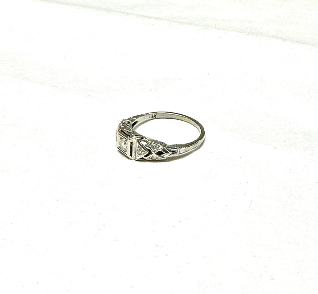 18K White Gold Diamond Art Deco Ring - Size 6.75