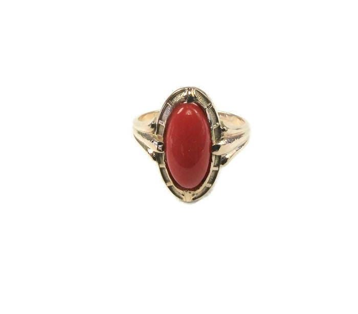 Edwardian Coral Ring: 10k Yellow Gold, Antique Right Hand Ring