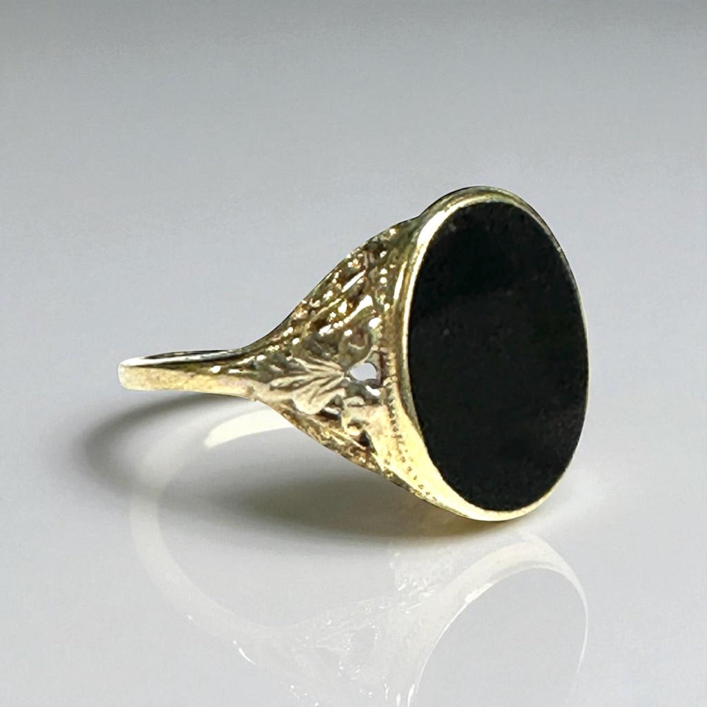 14K Gold Filigree Ring: Vintage Black Onyx Bezel