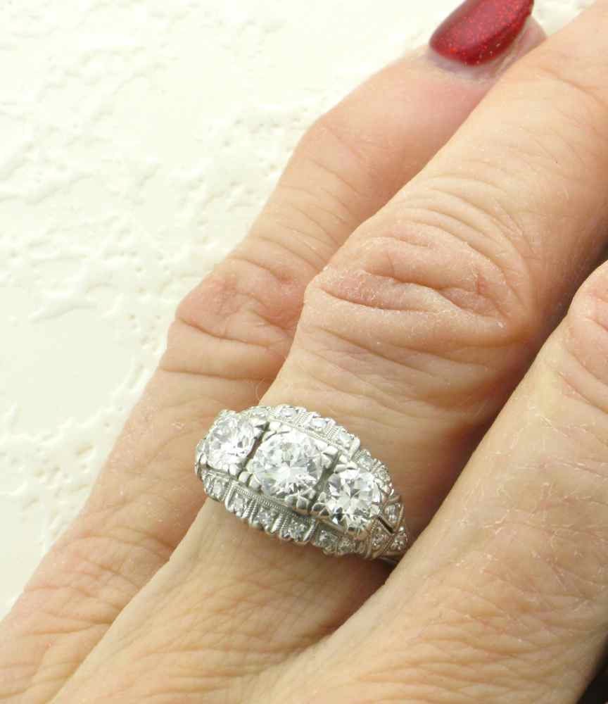 Sparkling Platinum Diamond Wedding Ring - Elegant Engagement Band