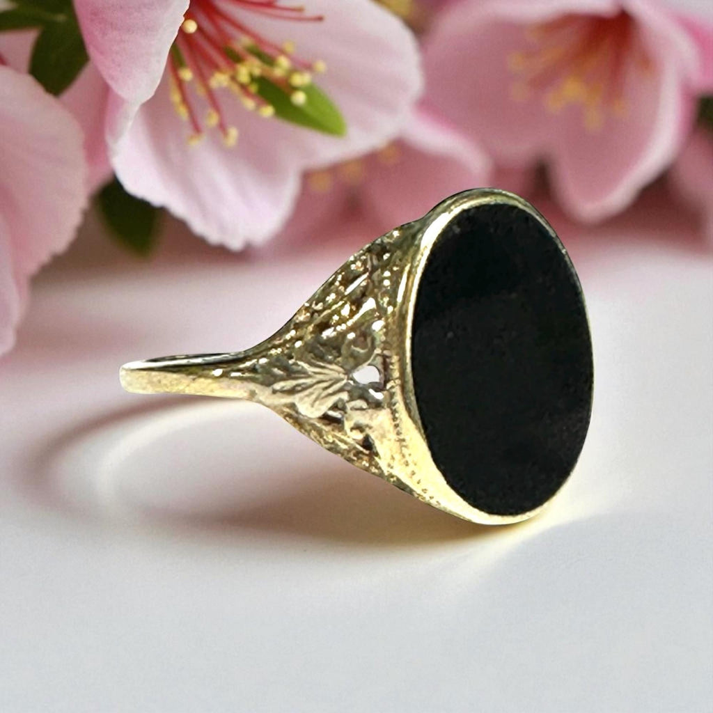 14K Gold Filigree Ring: Vintage Black Onyx Bezel