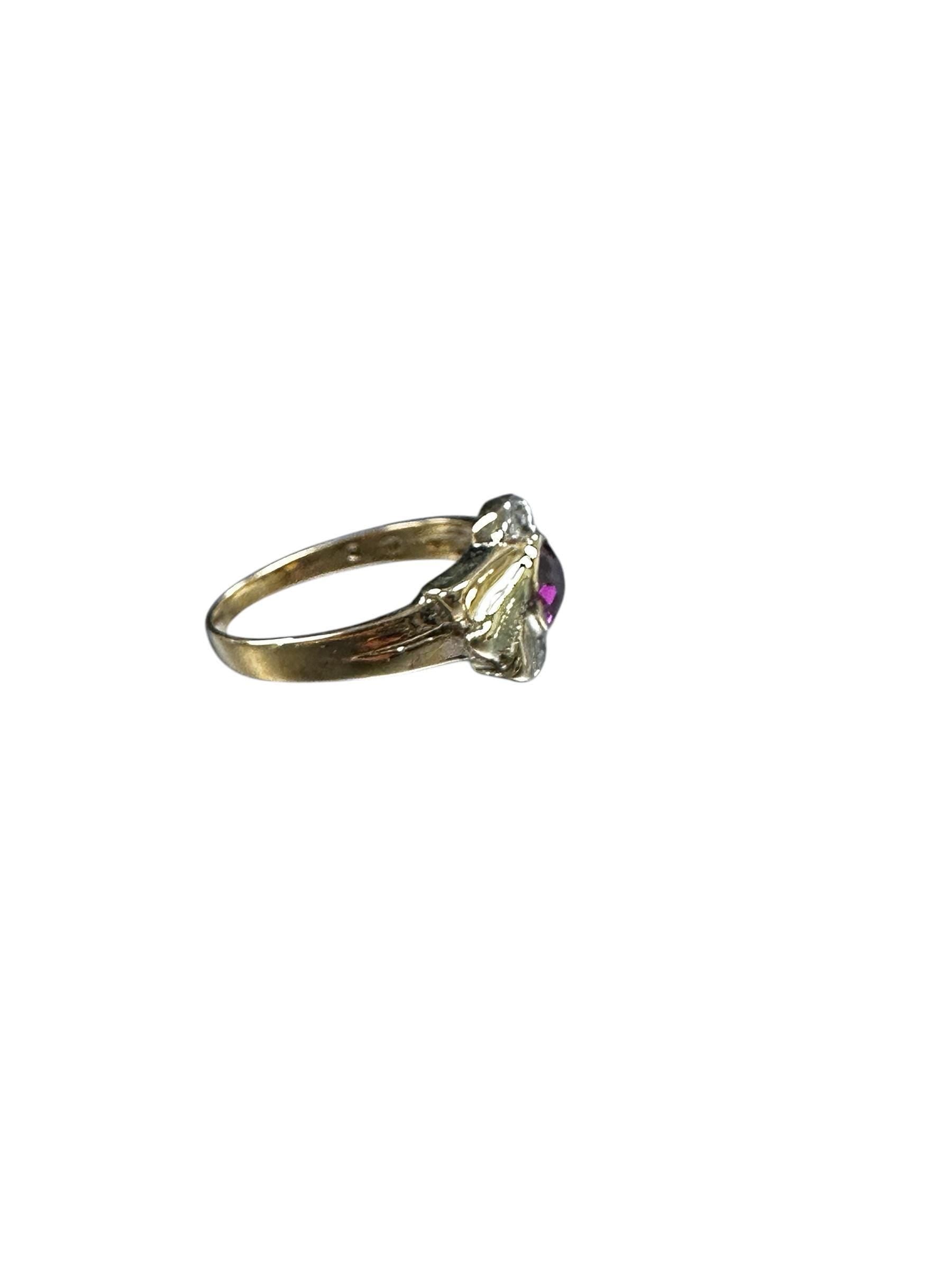 Retro Diamond and Garnet Ring in Gold Setting