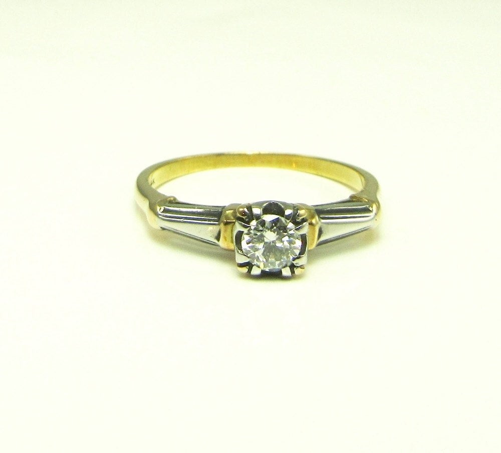 Vintage Diamond Engagement Ring - Sparkling Promise for Your Special Someone