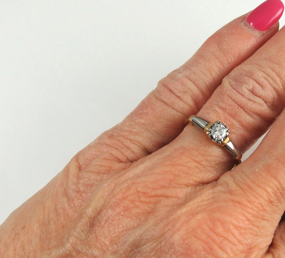 Vintage Diamond Engagement Ring - Sparkling Promise for Your Special Someone