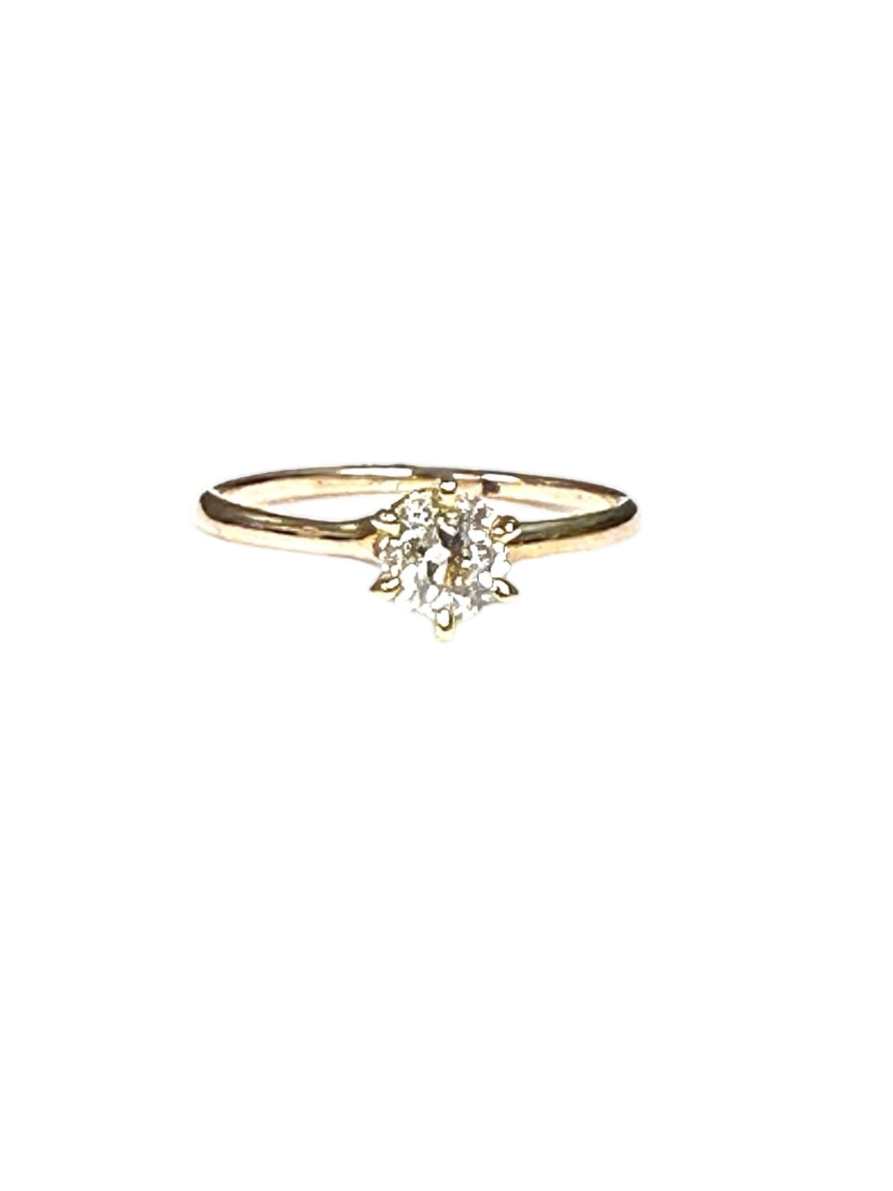Classic Diamond Solitaire in Yellow Gold - Vintage Style