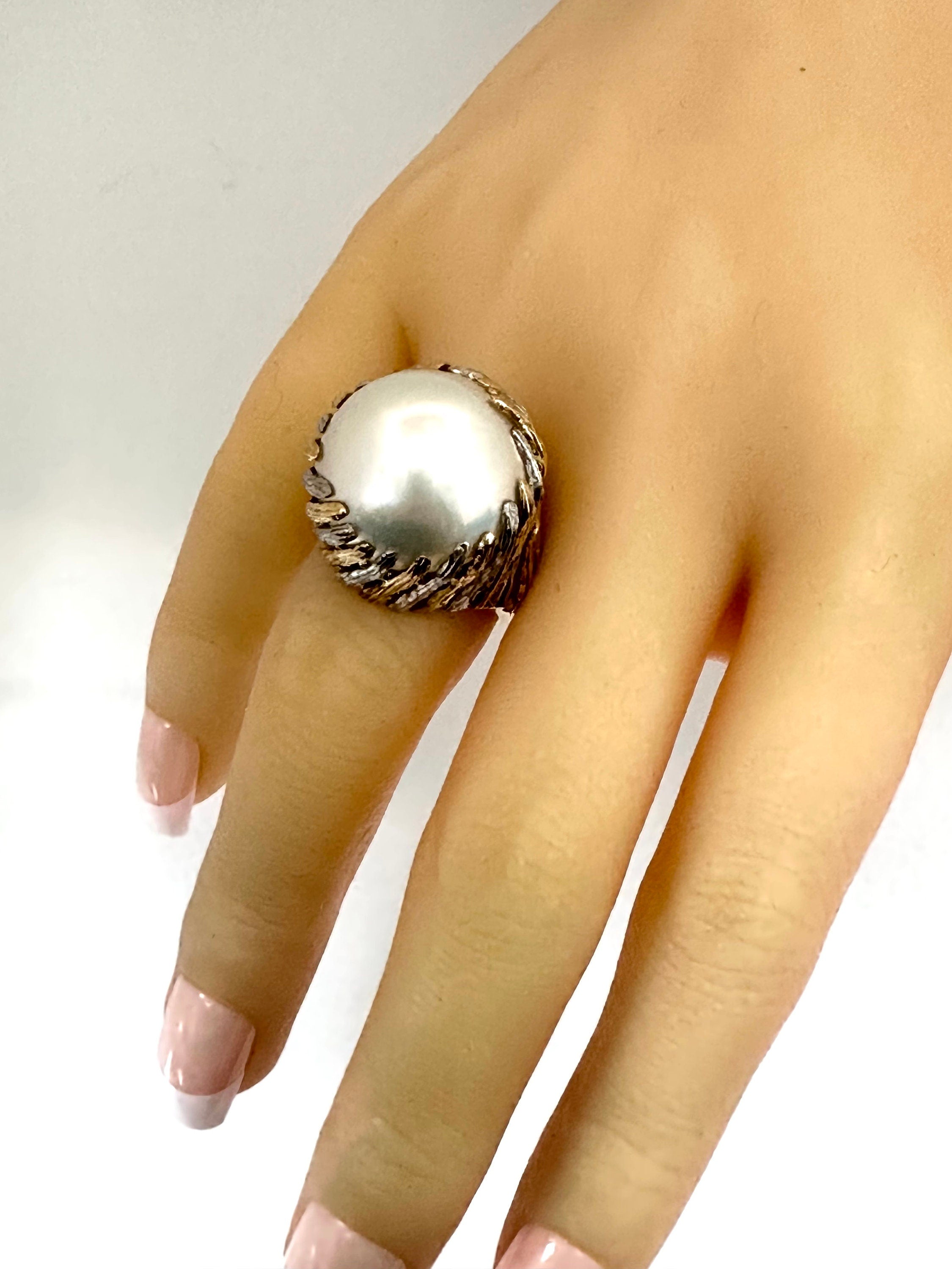 Vintage 14 Karat White, Rose and Yellow Gold Mabe Pearl Ring