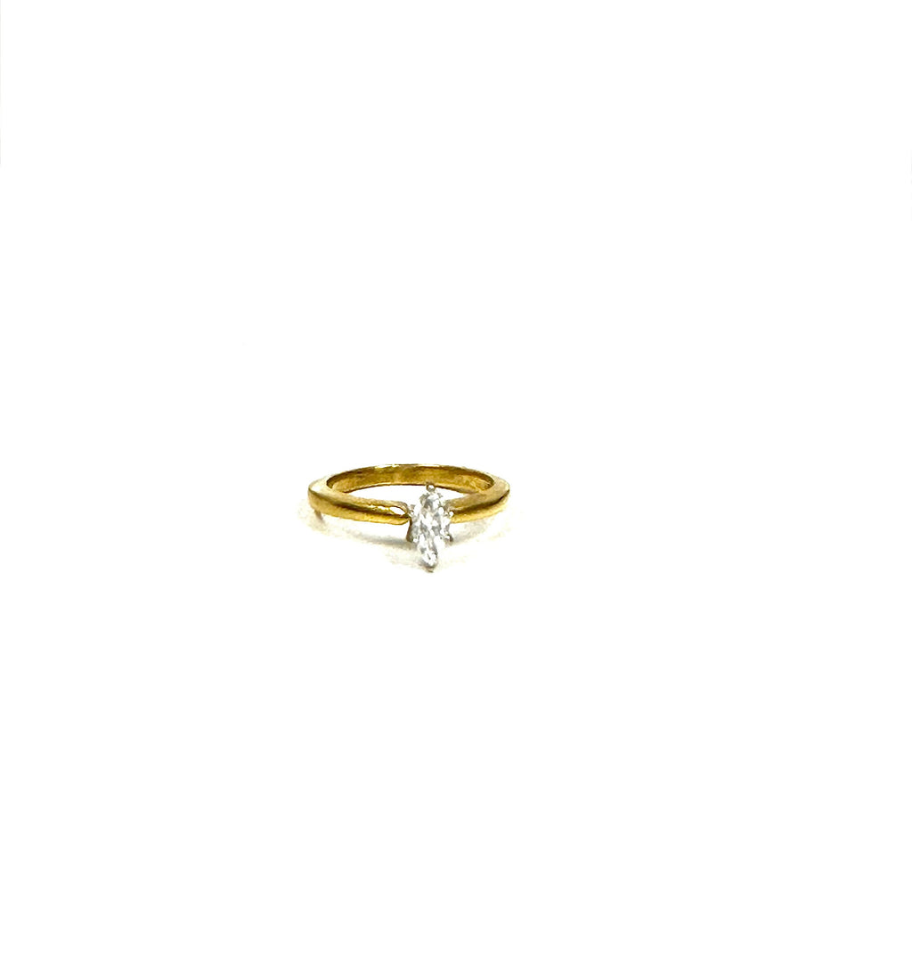 Vintage Marquise Cut Diamond Engagement Ring: 18k Yellow Gold