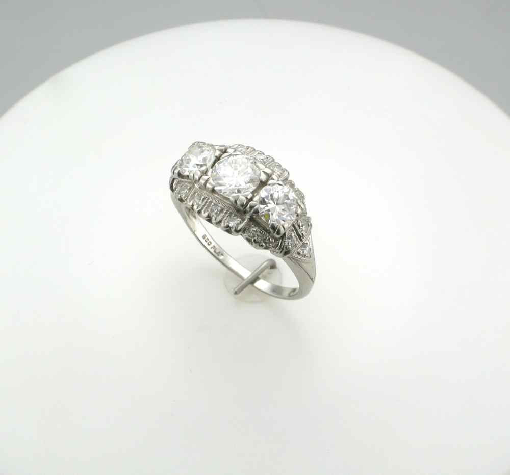 Sparkling Platinum Diamond Wedding Ring - Elegant Engagement Band