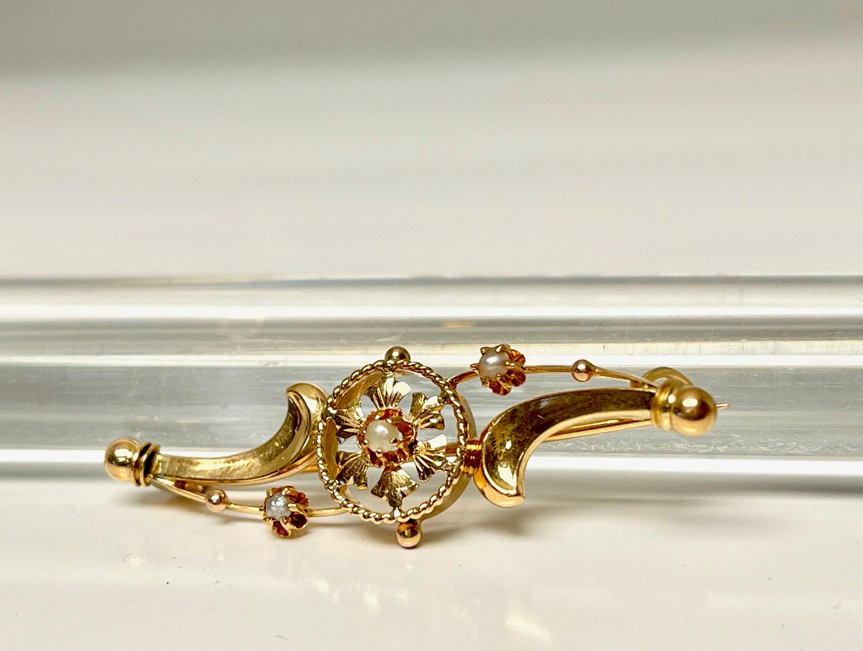 Antique 18K Yellow Gold Pearl Brooch: Victorian Bar Pin