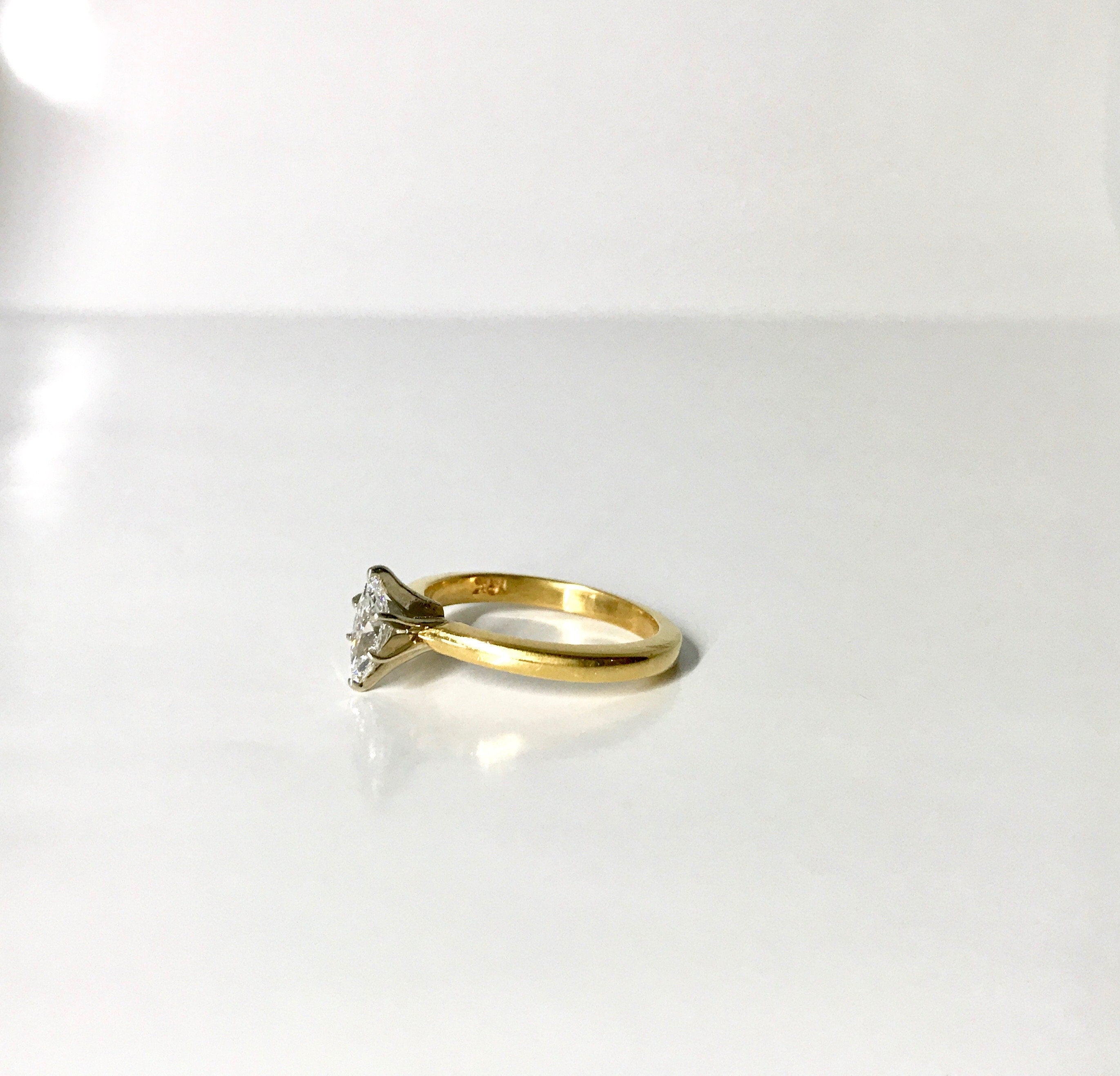 Vintage Marquise Cut Diamond Engagement Ring: 18k Yellow Gold
