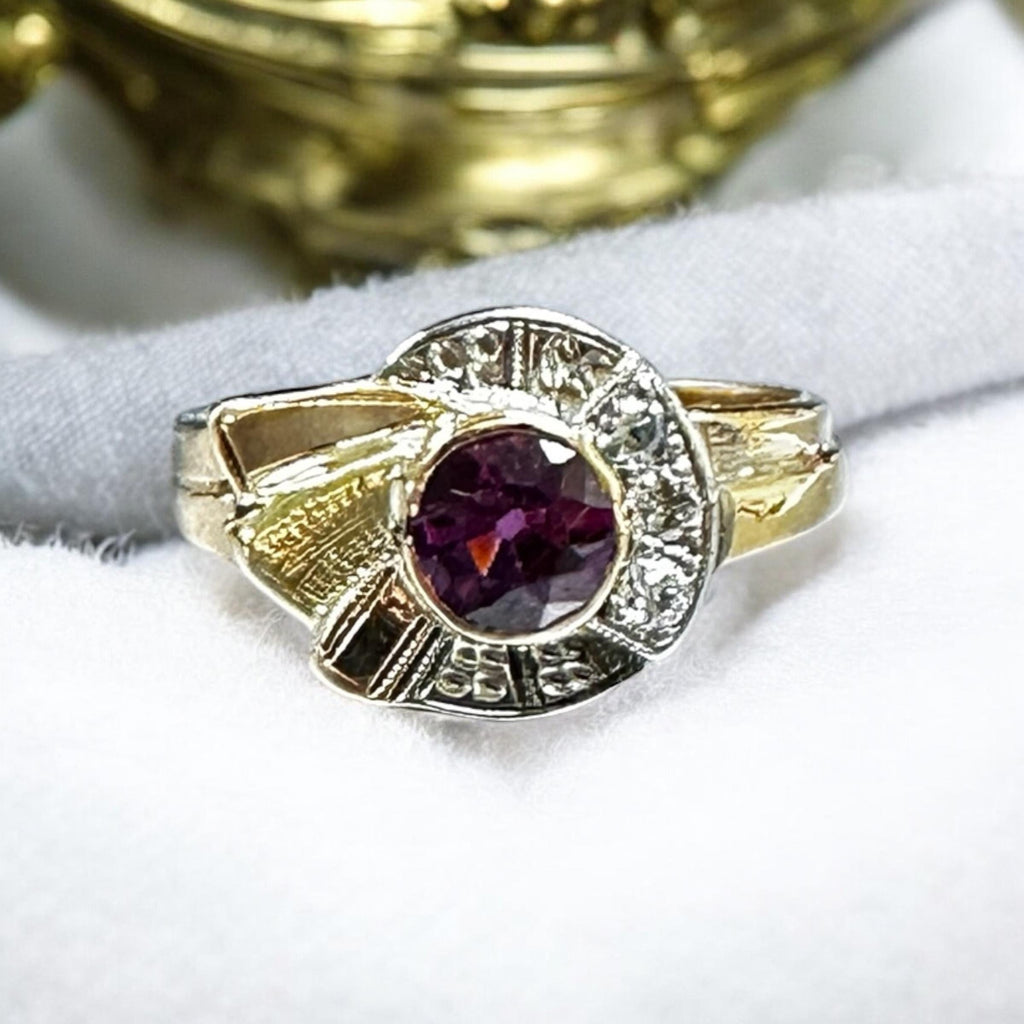 Retro Diamond and Garnet Ring in Gold Setting