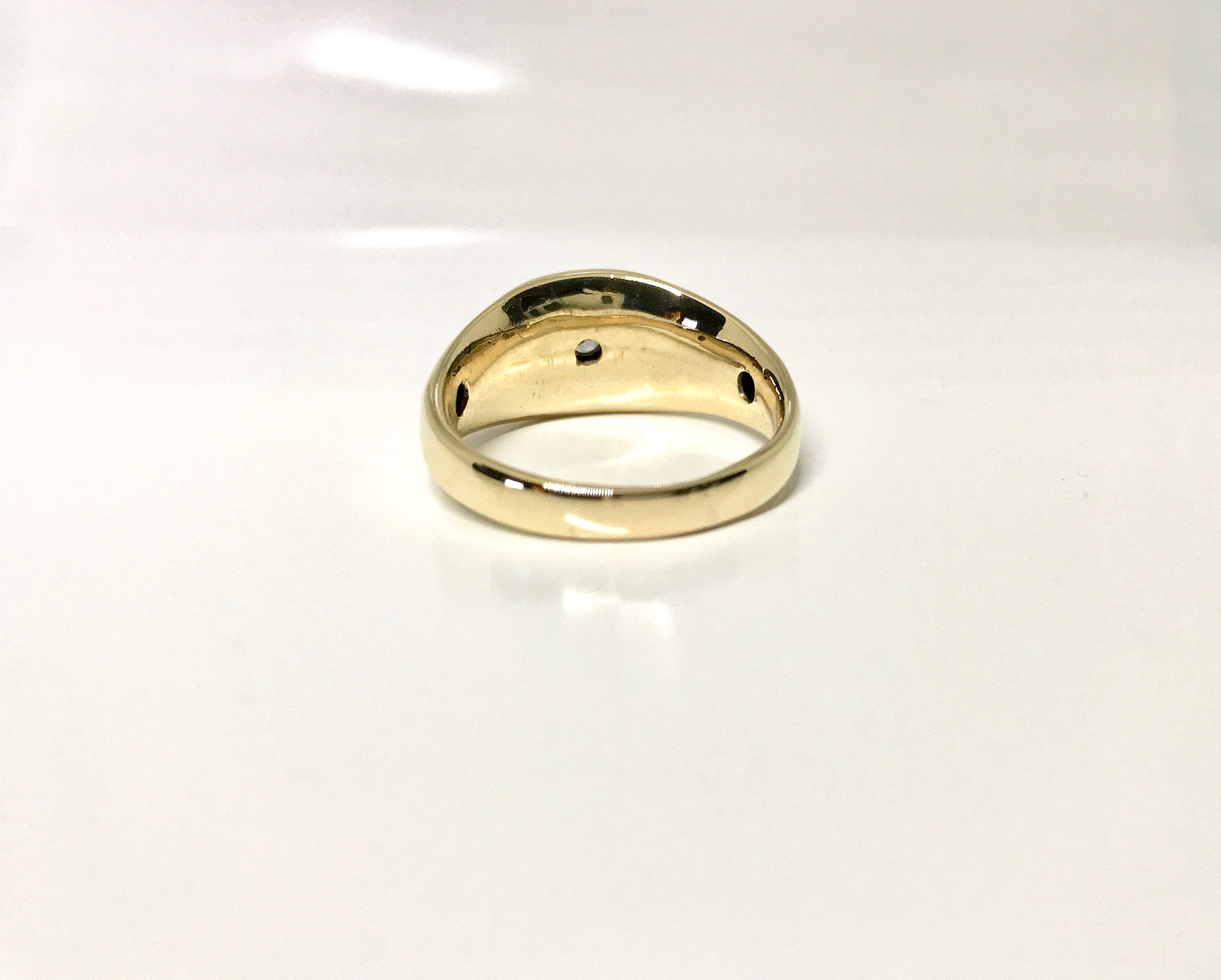 Vintage 10k Yellow Gold Diamond Men's Ring: Sleek Wedding Band