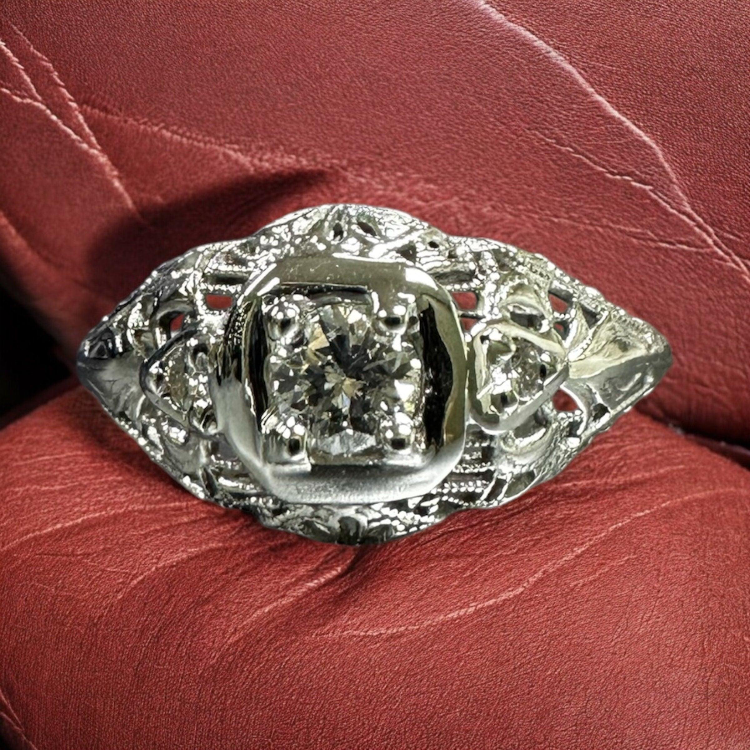 Vintage 18K White Gold Diamond Ring - Elegant Edwardian Filigree