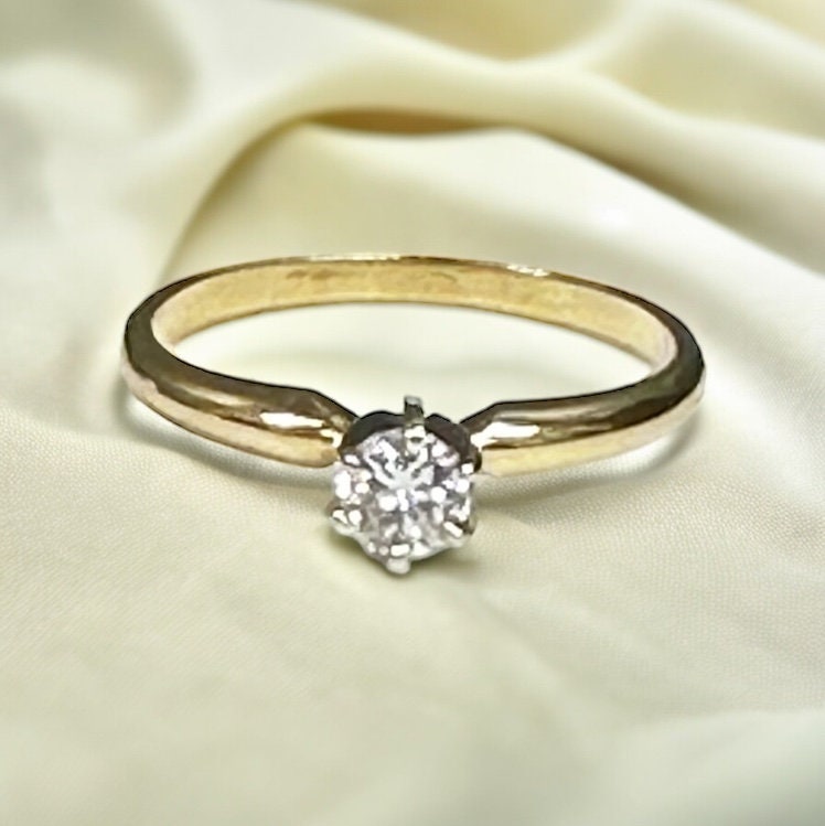 Classic Vintage Yellow Gold Solitaire Engagement Ring