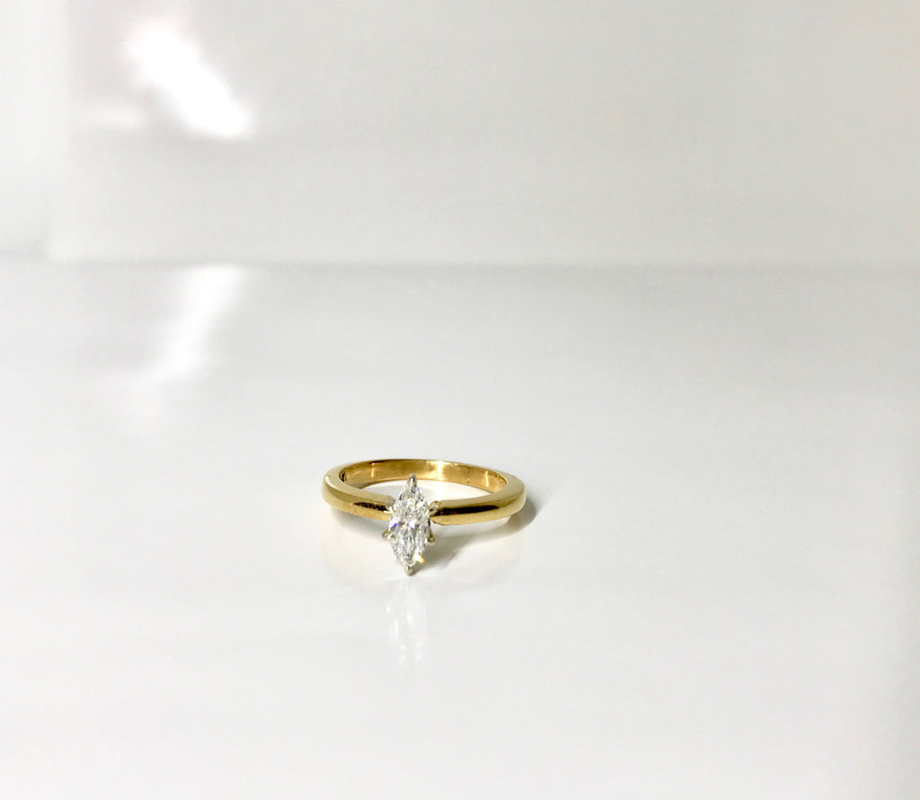 Vintage Marquise Cut Diamond Engagement Ring: 18k Yellow Gold
